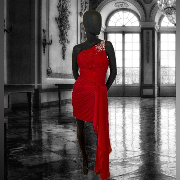 Elegant One-shoulder dress with side tail - Picture 1 of 8